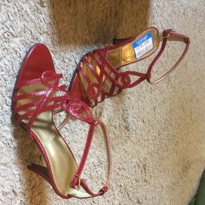 6.0 M, NWT, Tahari red strappy heels.